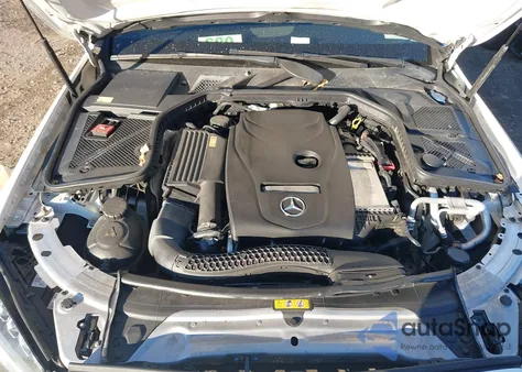 2015 Mercedes-Benz C 300 4Matic/Luxury 4Matic/Sport 4Matic z USA, uszkodzony, nr VIN 55SWF4KB1FU034987